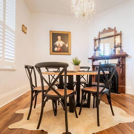 Historic Beauty In The Cbd! Parking And Wifi Apartment ลอนเชสตัน ภายนอก รูปภาพ
