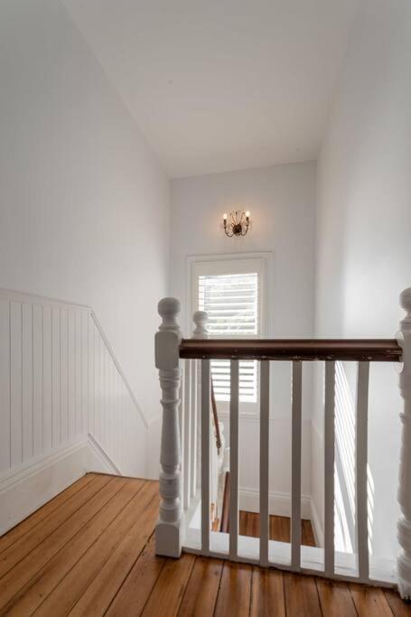 Historic Beauty In The Cbd! Parking And Wifi Apartment ลอนเชสตัน ภายนอก รูปภาพ